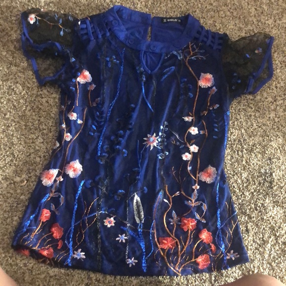 Tops - Beautiful blue vibrant black lace blouse